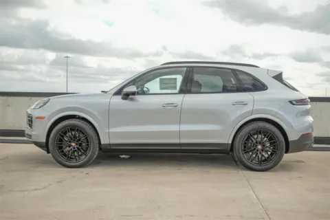 More photos of 2025 Porsche Cayenne at Porsche Austin, TX