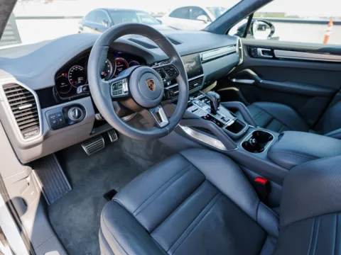 More photos of 2022 Porsche Cayenne Turbo at Porsche Austin, TX