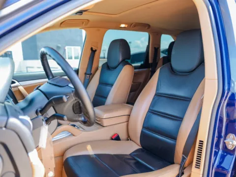 More photos of 2006 Porsche Cayenne S at Porsche Austin, TX