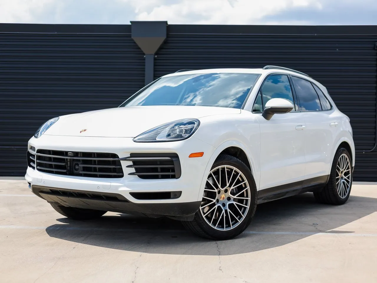 White 2023 Porsche Cayenne Platinum Edition for sale in Austin, TX