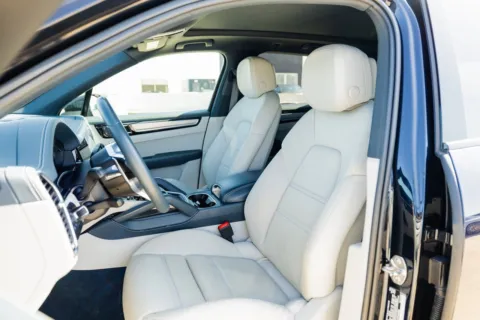 More photos of 2023 Porsche Cayenne Platinum Edition at Porsche Austin, TX