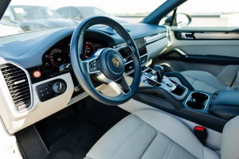 More photos of 2023 Porsche Cayenne Platinum Edition at Porsche Austin, TX