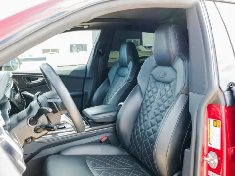 More photos of 2021 Audi SQ8 Prestige at Porsche Austin, TX
