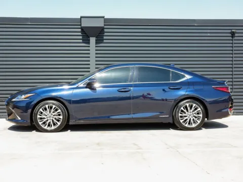 Photos of 2020 Lexus ES 300h for sale in Austin, TX at Porsche Austin