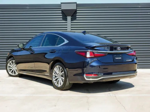 Another view of 2020 Lexus ES 300h for sale in Austin, TX at Porsche Austin