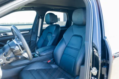 More photos of 2023 Porsche Cayenne Platinum Edition at Porsche Austin, TX