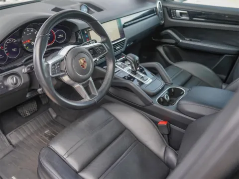 More photos of 2022 Porsche Cayenne at Porsche Austin, TX