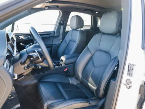 More photos of 2025 Porsche Macan at Porsche Austin, TX