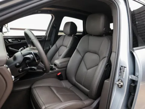 More photos of 2025 Porsche Macan at Porsche Austin, TX