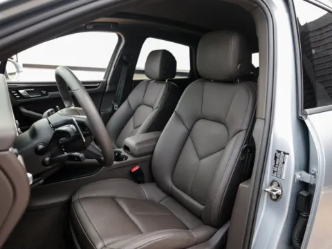 More photos of 2025 Porsche Macan at Porsche Austin, TX