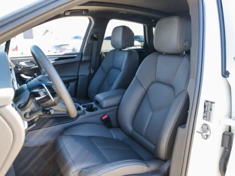 More photos of 2025 Porsche Macan at Porsche Austin, TX