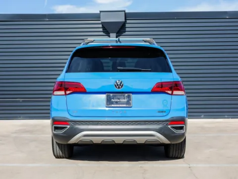 More photos of 2022 Volkswagen Taos SE at Porsche Austin, TX