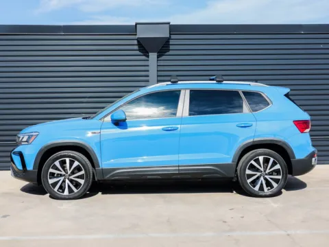 Photos of 2022 Volkswagen Taos SE for sale in Austin, TX at Porsche Austin