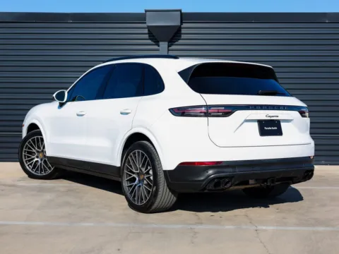 Another view of 2023 Porsche Cayenne Platinum Edition for sale in Austin, TX at Porsche Austin