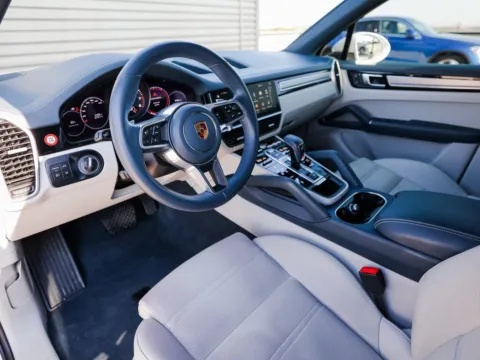 More photos of 2023 Porsche Cayenne Platinum Edition at Porsche Austin, TX