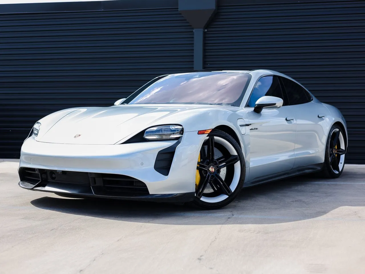 2021 Porsche Taycan Turbo S's photo