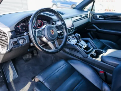 More photos of 2020 Porsche Cayenne at Porsche Austin, TX