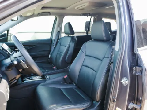 More photos of 2018 Honda Pilot Touring at Porsche Austin, TX