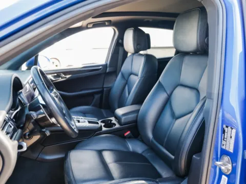 More photos of 2020 Porsche Macan at Porsche Austin, TX