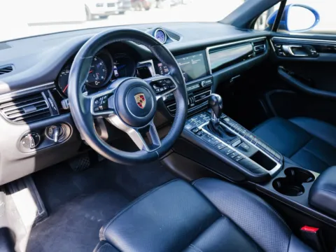 More photos of 2020 Porsche Macan at Porsche Austin, TX