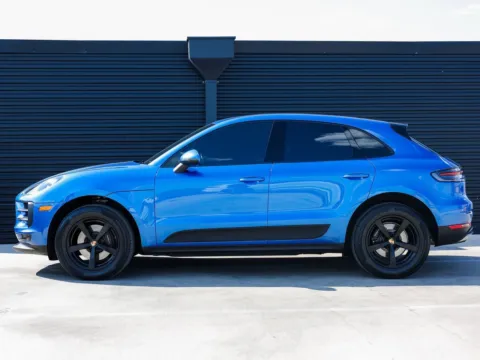 Photos of 2020 Porsche Macan for sale in Austin, TX at Porsche Austin