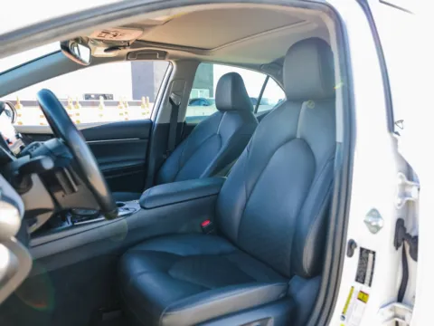 More photos of 2022 Toyota Camry Hybrid XSE at Porsche Austin, TX