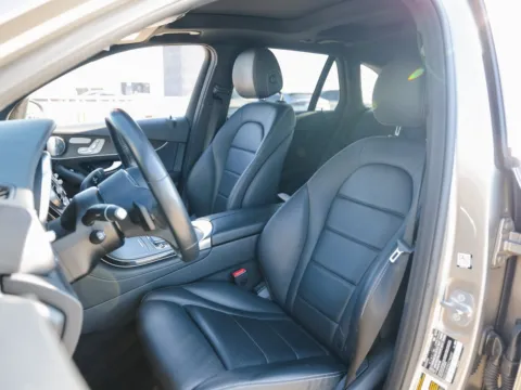 More photos of 2020 Mercedes-Benz GLC 300 at Porsche Austin, TX