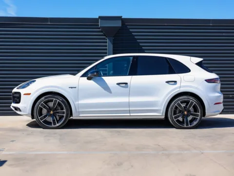 Photos of 2023 Porsche Cayenne Turbo S E-Hybrid for sale in Austin, TX at Porsche Austin