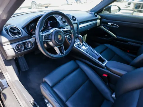 More photos of 2021 Porsche 718 Cayman at Porsche Austin, TX