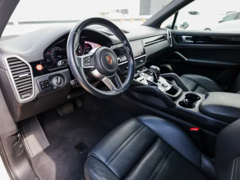 More photos of 2020 Porsche Cayenne at Porsche Austin, TX