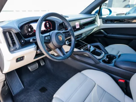 More photos of 2024 Porsche Cayenne at Porsche Austin, TX
