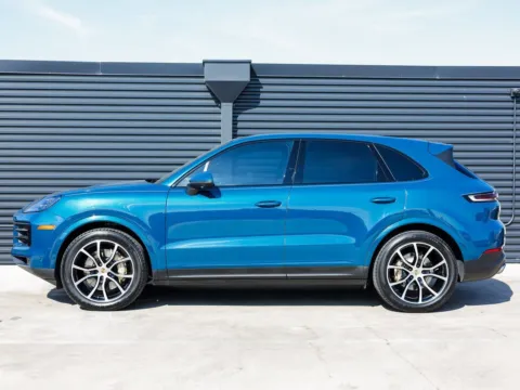 Photos of 2024 Porsche Cayenne for sale in Austin, TX at Porsche Austin