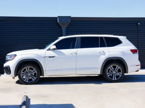 Photos of 2021 Volkswagen Atlas 3.6L V6 SE w/Technology R-Line for sale in Austin, TX at Porsche Austin