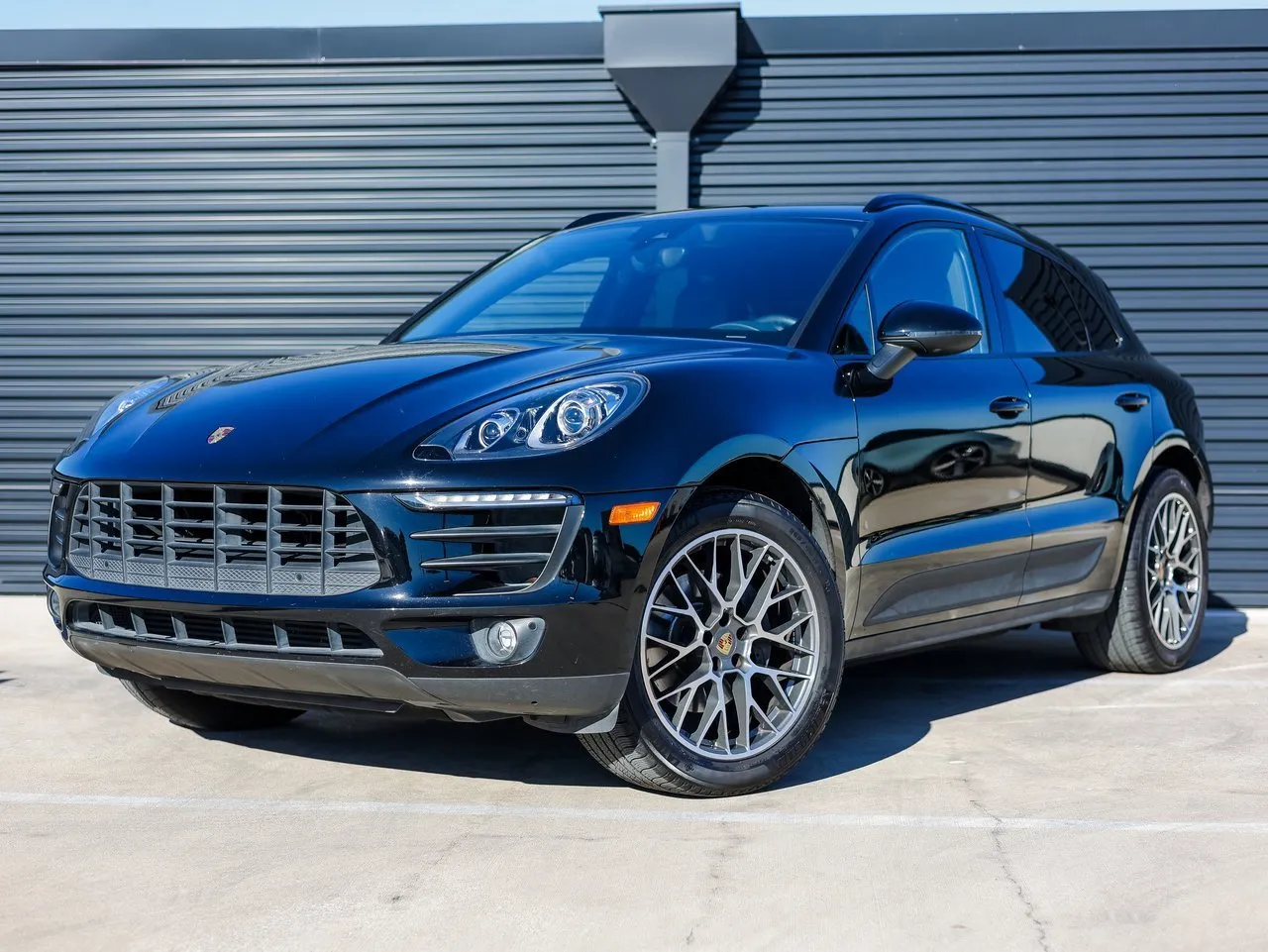 Black 2018 Porsche Macan Sport Edition for sale in Austin, TX