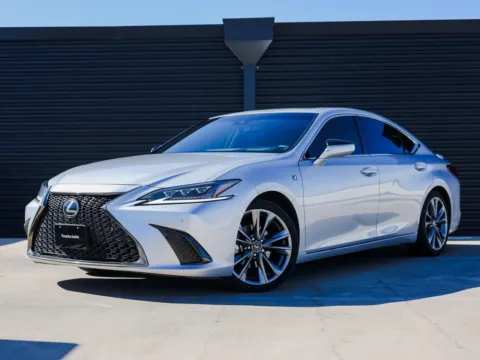 Silver 2019 Lexus ES 350 for sale in Austin, TX