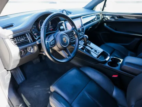 More photos of 2022 Porsche Macan at Porsche Austin, TX