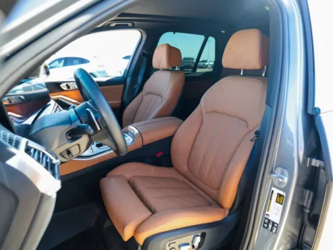 More photos of 2025 BMW X5 M60i at Porsche Austin, TX