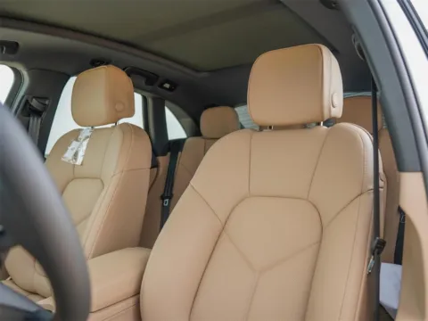 More photos of 2025 Porsche Macan at Porsche Austin, TX