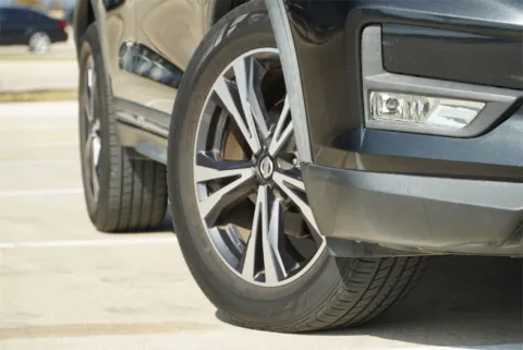 Another view of 2018 Nissan Rogue SL for sale in Georgetown, TX at Georgetown INFINITI