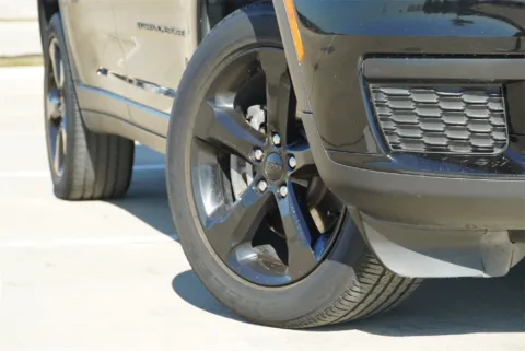 Another view of 2022 Jeep Grand Cherokee L Altitude for sale in Georgetown, TX at Georgetown INFINITI