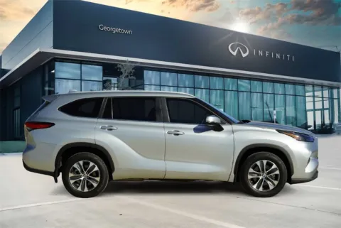More photos of 2023 Toyota Highlander Hybrid XLE at Georgetown INFINITI, TX