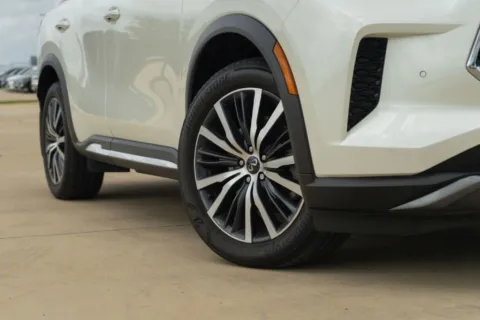 Photos of 2025 INFINITI QX60 AUTOGRAPH for sale in Georgetown, TX at Georgetown INFINITI