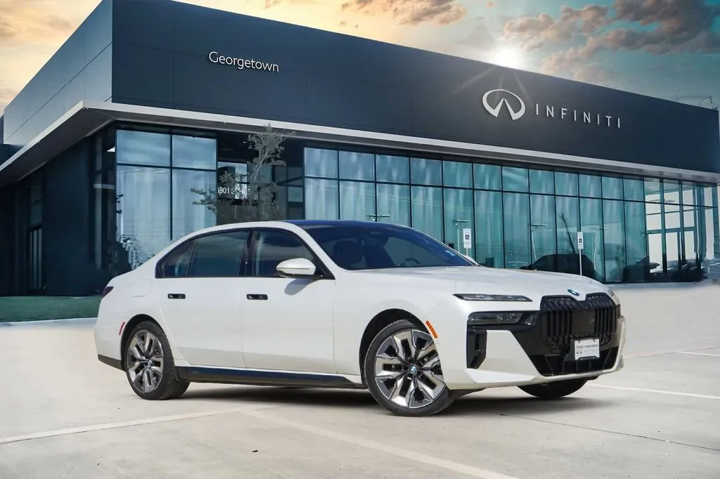 White 2024 BMW 7 Series 750e xDrive for sale in Georgetown, TX