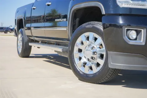 Photos of 2019 GMC Sierra 2500HD Denali for sale in Georgetown, TX at Georgetown INFINITI