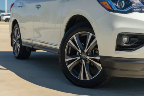 Photos of 2018 Nissan Pathfinder Platinum for sale in Georgetown, TX at Georgetown INFINITI