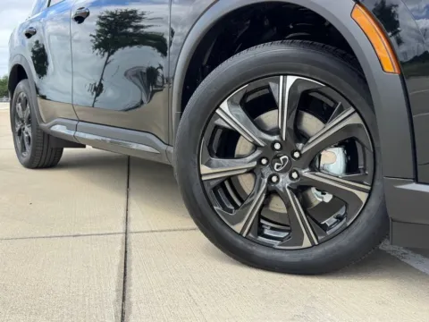 Photos of 2027 INFINITI QX60 AUTOGRAPH for sale in Georgetown, TX at Georgetown INFINITI