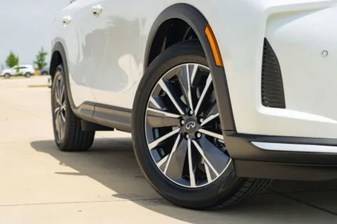Photos of 2027 INFINITI QX60 LUXE for sale in Georgetown, TX at Georgetown INFINITI