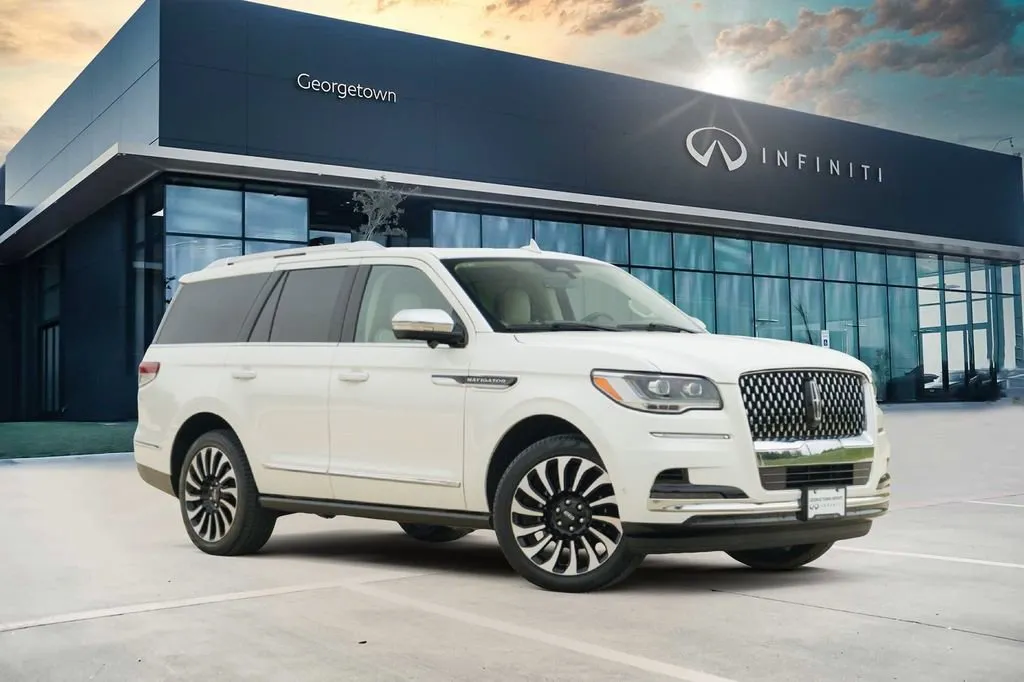White 2024 Lincoln Navigator Black Label for sale in Georgetown, TX