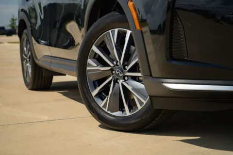 Photos of 2027 INFINITI QX60 LUXE for sale in Georgetown, TX at Georgetown INFINITI