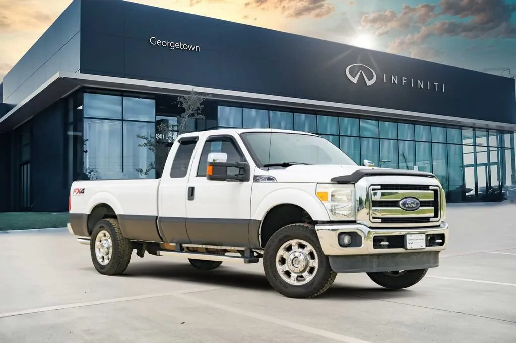 2016 Ford F-250 XLT 4x4 SuperCab 8' Box's photo